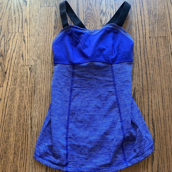 Lululemon workout top - Picture 2 of 2